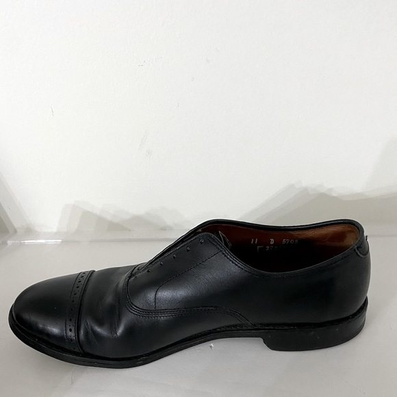 Allen Edmonds - Picture 1 of 6